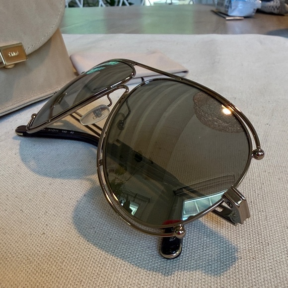 CHLOE Isadora Aviator Sunglasses in Silver EUC - Picture 6 of 11
